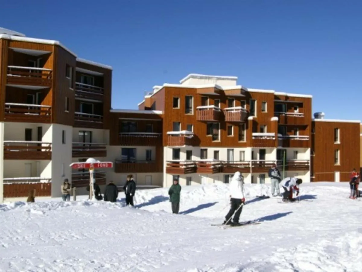 Charmant 2 Pieces Au Pied Des Pistes Avec Balcon Et Casier A Skis - Fr-1-557-78 Les Adrets